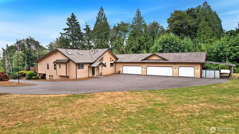 4th image of 3188 Hinkley Road SE