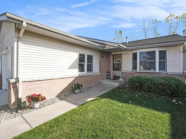 5274 Swanwood St SE, Caledonia, MI 49316