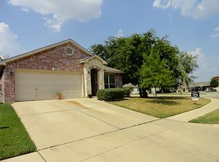 5153 Mirror Lake Dr, Haltom City, TX 76117