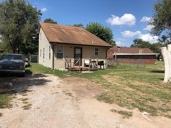 5th image of 433 N Bebe St