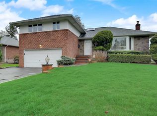 5 Hillvale Rd, Syosset, NY 11791