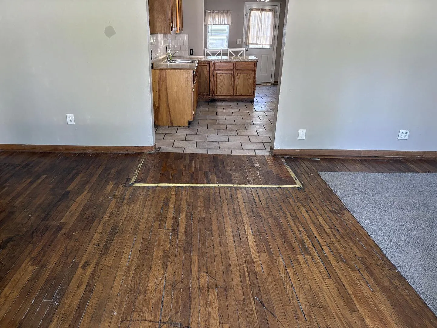 Charming 3-Bedroom Home in Convenient Nevada Area — Photo 2