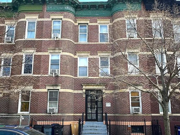 30-89 43rd St #6, Astoria, NY 11103