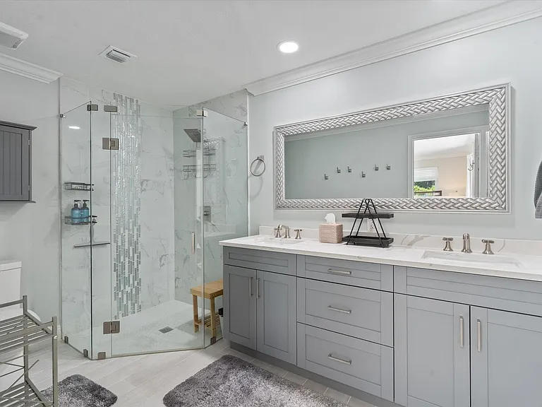 108 SE 31st Ave #108 — Photo 5