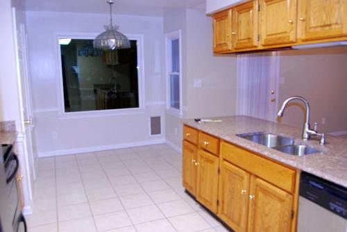 Kitchen w/nook