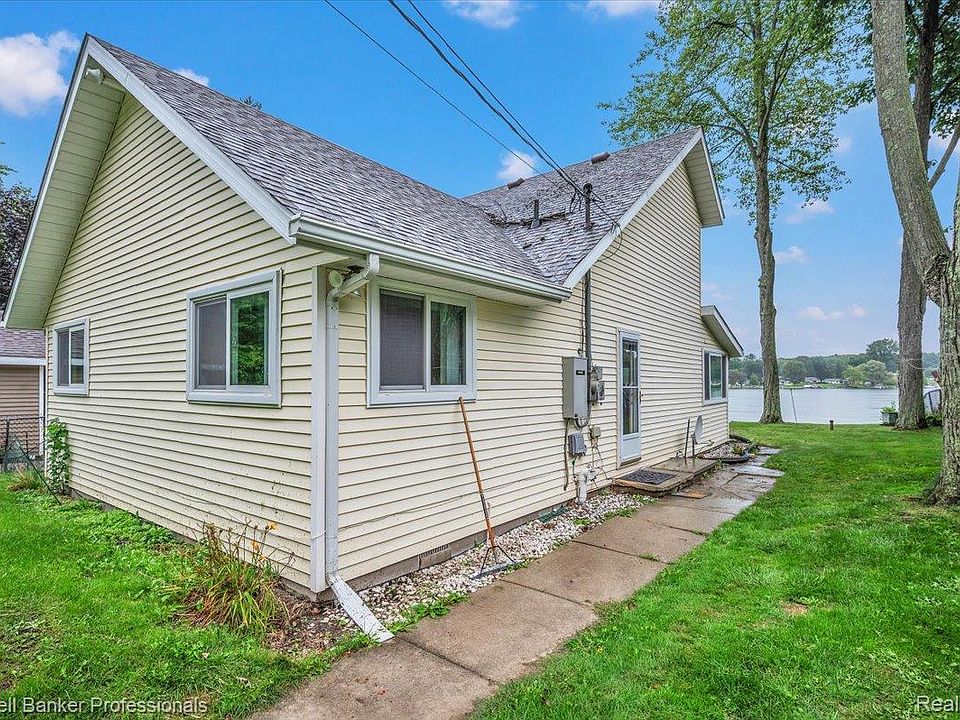 733 Lakeshore Dr, photo 6