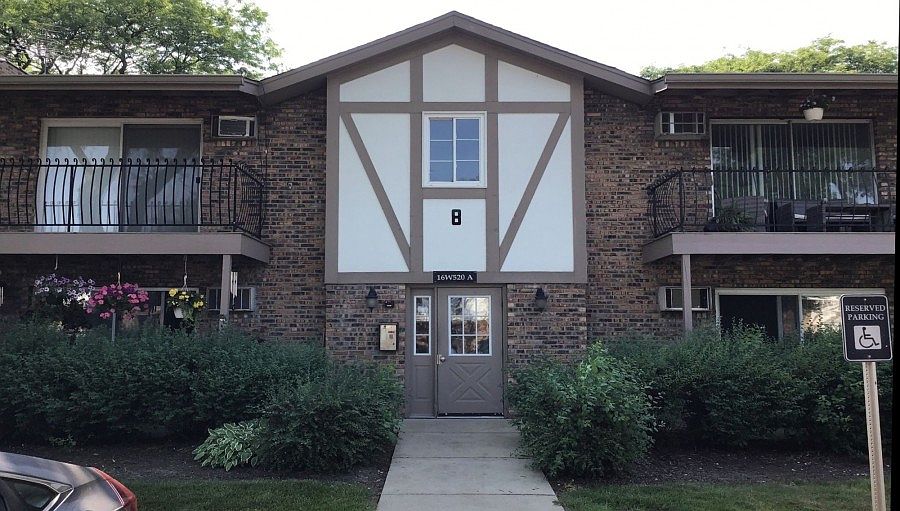 1st image of 16W520 Lake Dr APT 108