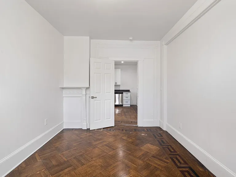 455 George St — Photo 5