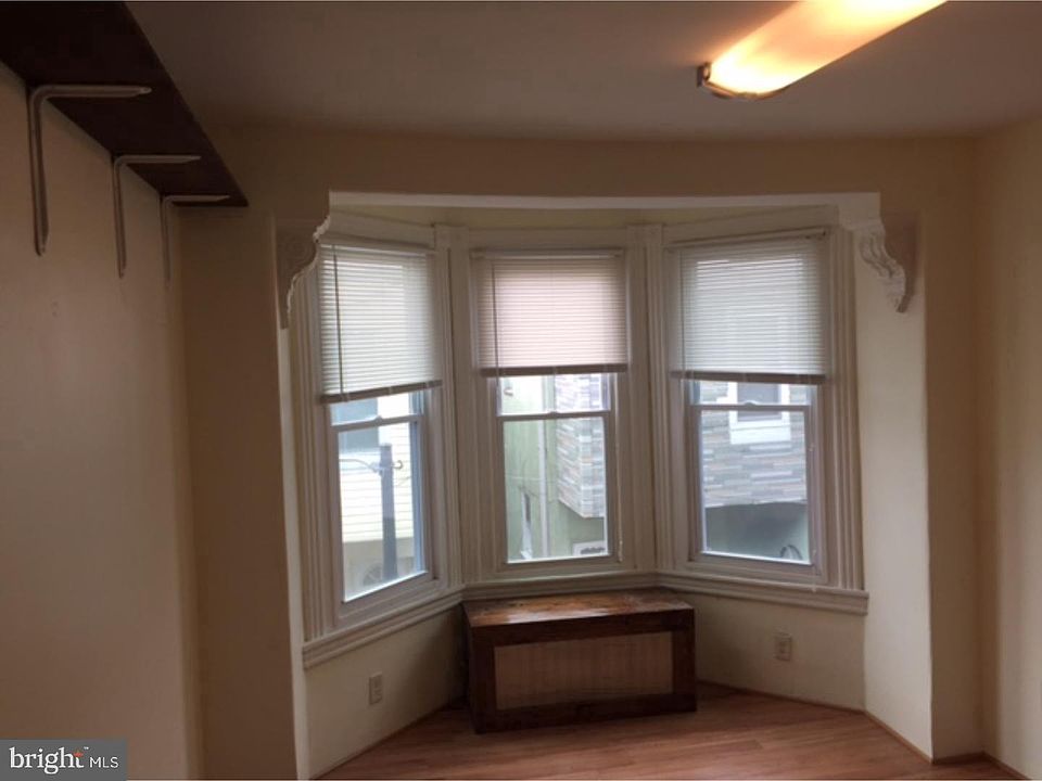 1st image of 520 Tasker St