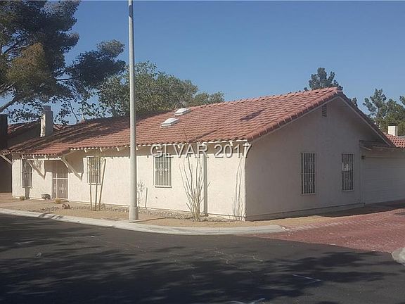 3rd image of 723 Spyglass Ln