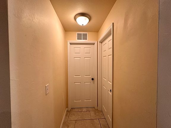 4th image of 531 SE 5th Pl