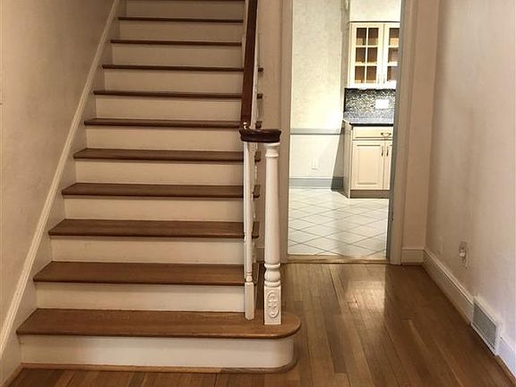 5th image of 2855 Washington Blvd
