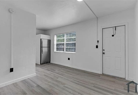 5th image of 40 NW 62nd St APT 1