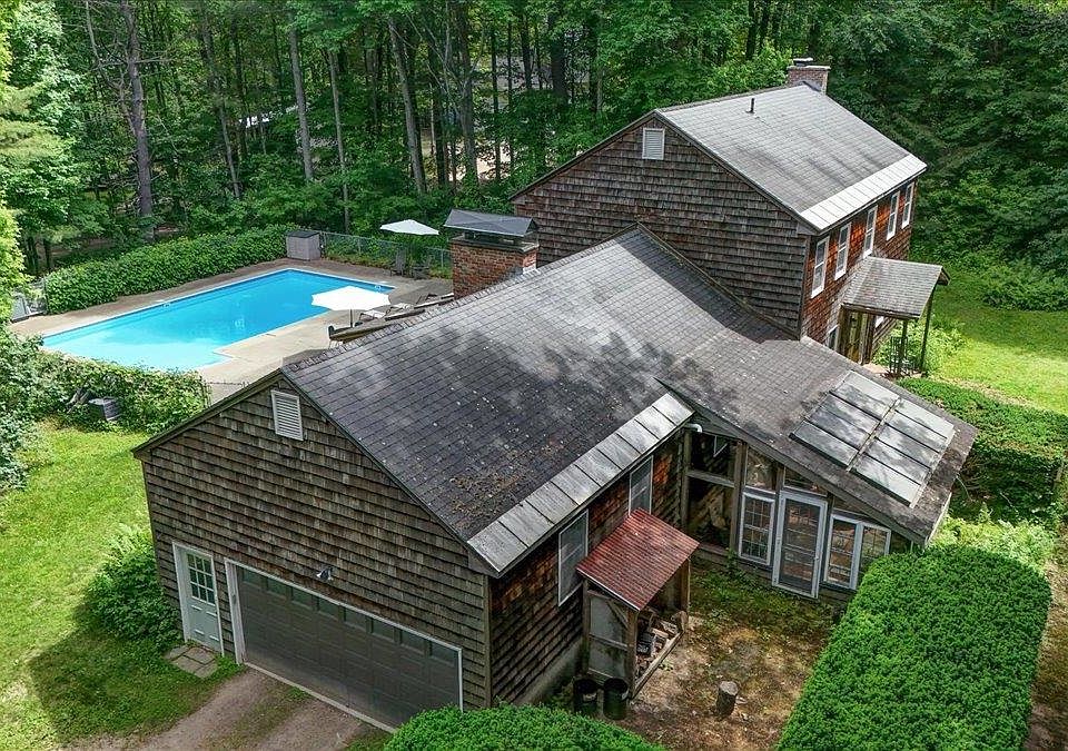 1st image of 10 Birch Lane