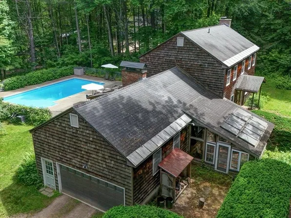10 Birch Lane, Essex Junction, VT 05452