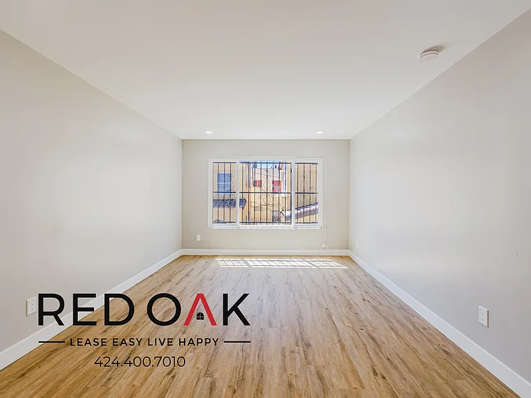 921 W 82nd St #26 — Photo 8