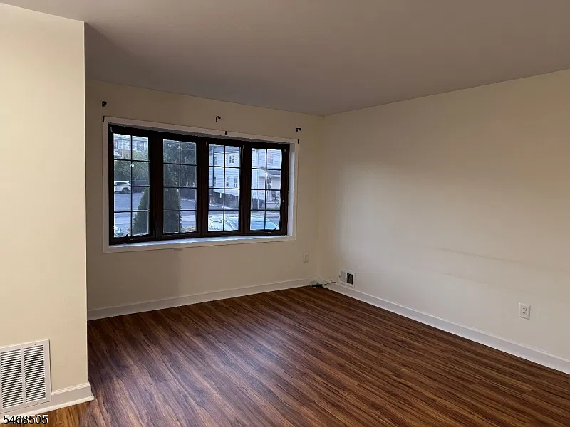 3 bed, 3.0 bath, $3,000 — Photo 4