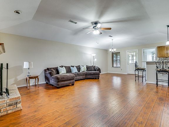 3_4802-creekridge-pl-garland-tx-High-Res-4.jpg