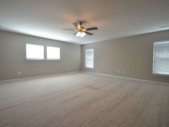 3rd image of 107 Glenspring Dr