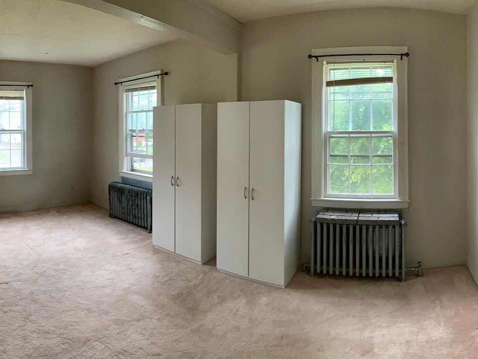 2nd image of 144 Berlin St #1