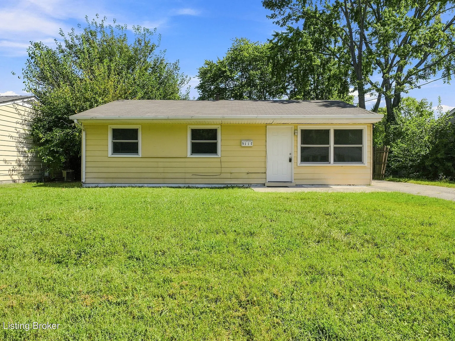3 bed, 1.0 bath, 840 sqft, $1,350 — Photo 1