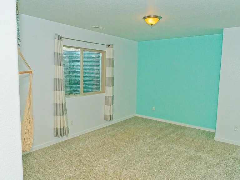 Basement - Huge Bedroom #3