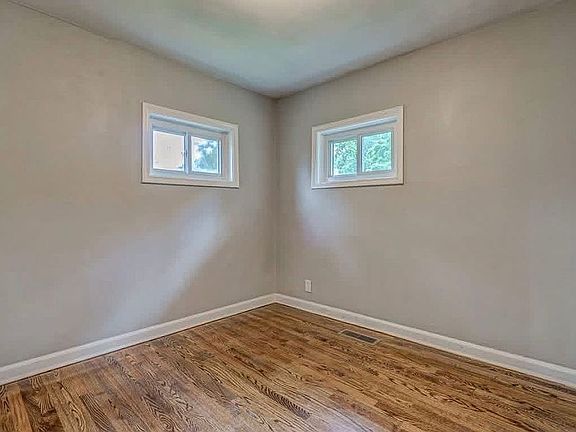 4th image of 383 Ridge Rd