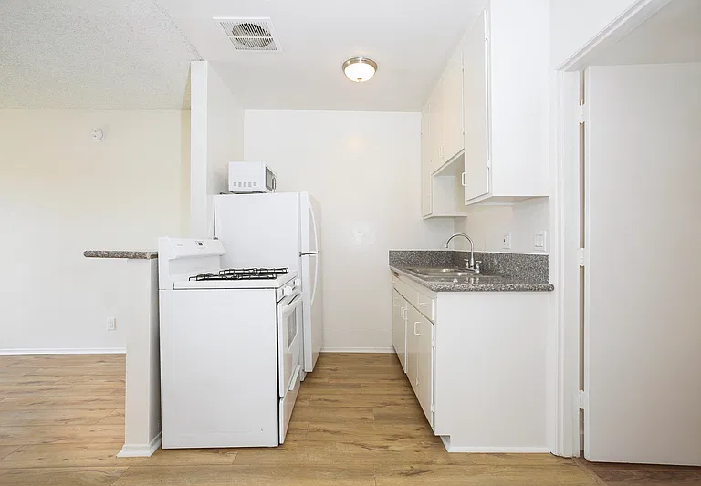 12456 Culver Blvd #10 — Photo 6