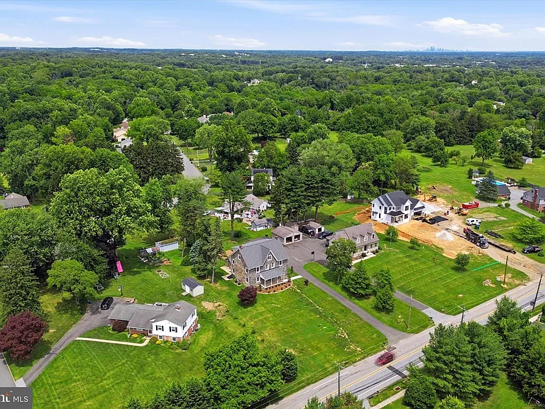 1512 Naamans Creek Rd — Photo 43