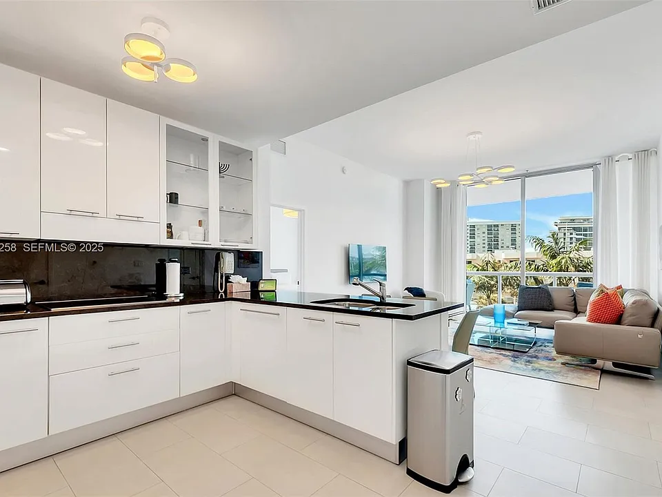 6799 Collins Ave #312