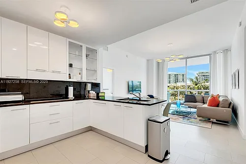 6799 Collins Ave #312 Photo 1