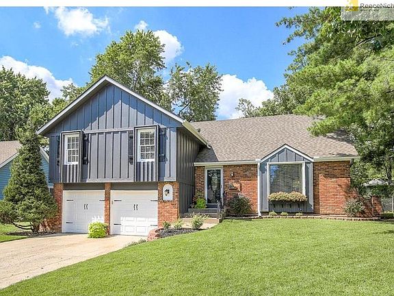 New exterior paint on this beautiful Century Estates home!