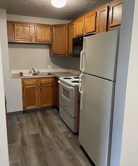 St Charles Court Apartments — Photo 5