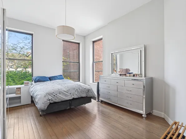 7 East 129th Street image 8 of 25