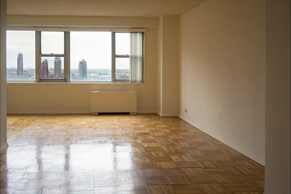 Rented by The Bamberger Group | media 12