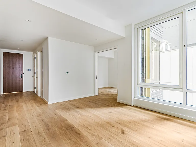 135 E 47th St #4E — Photo 5