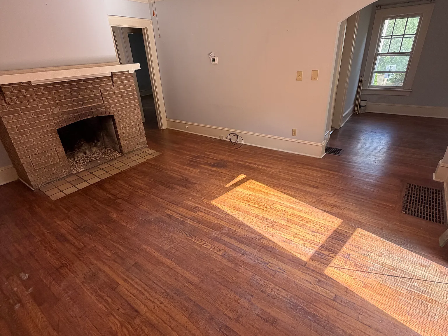 2 bed, 1100 sqft, $2,050 — Photo 3