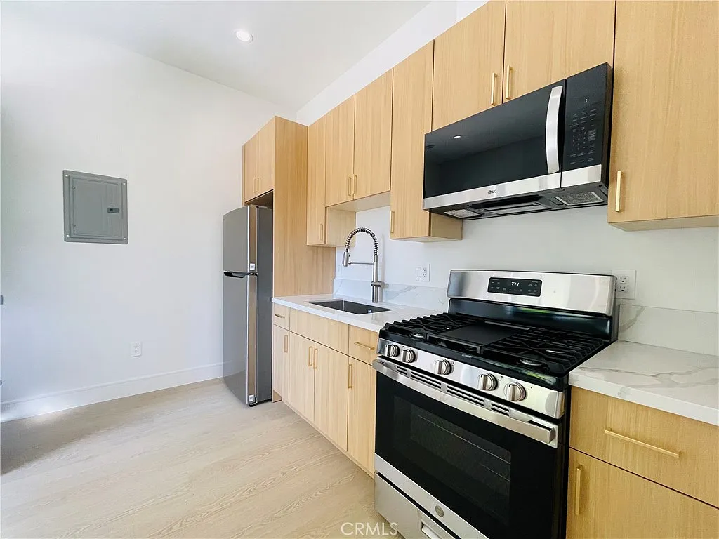1 bed, 450 sqft, $2,495 — Photo 4