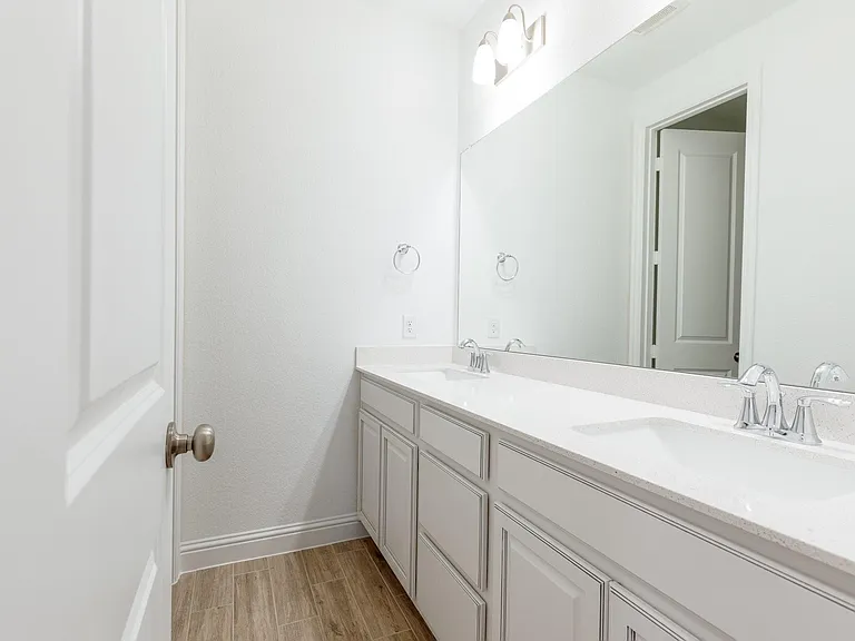 1403 Woodson Ridge Ln — Photo 31