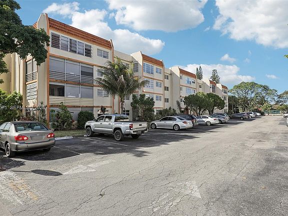 3rd image of 2301 NW 41st Ave APT 403