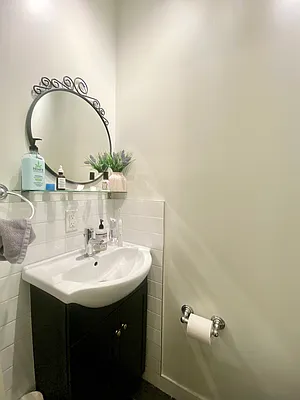 Rented by Hagstrom Management Inc | media 17