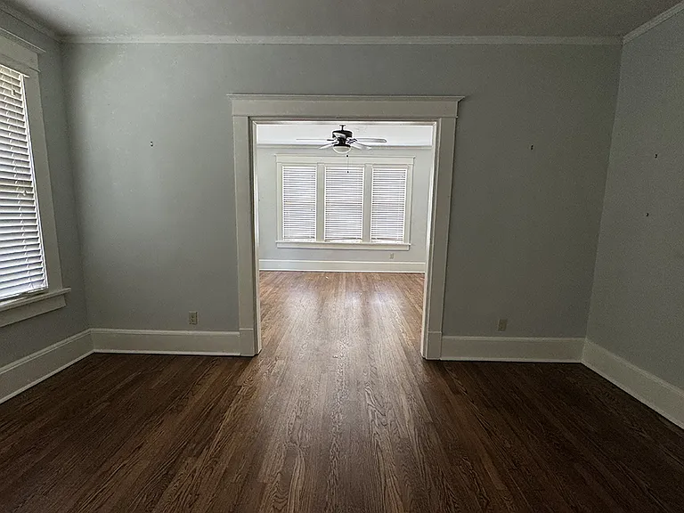 688 S Mansfield St — Photo 12