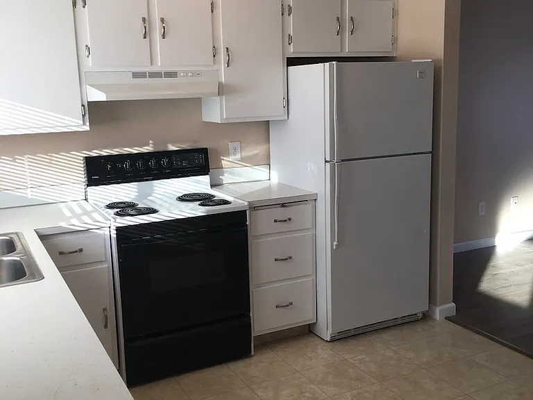 1444 Lynn Ave — Photo 4
