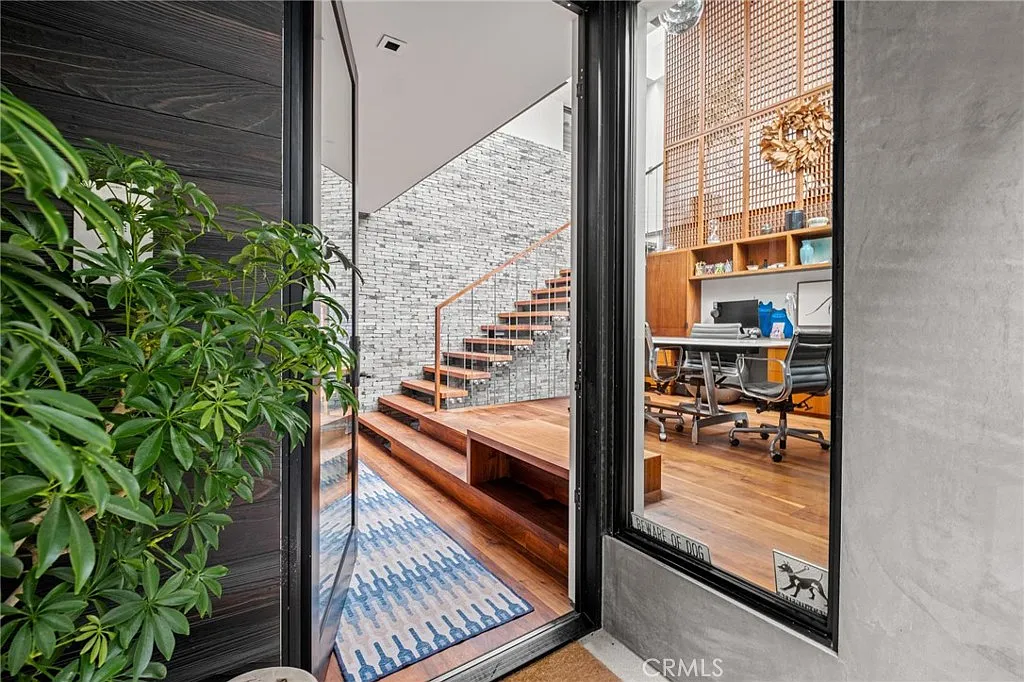 5 bed, 3.5 bath, 3983 sqft, $50,000 — Photo 3