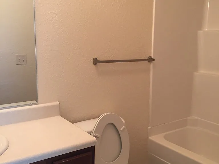 Valley Manor — Photo 11
