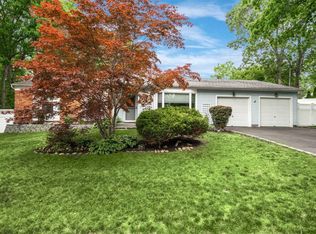 242 Avenue C, Ronkonkoma, NY 11779