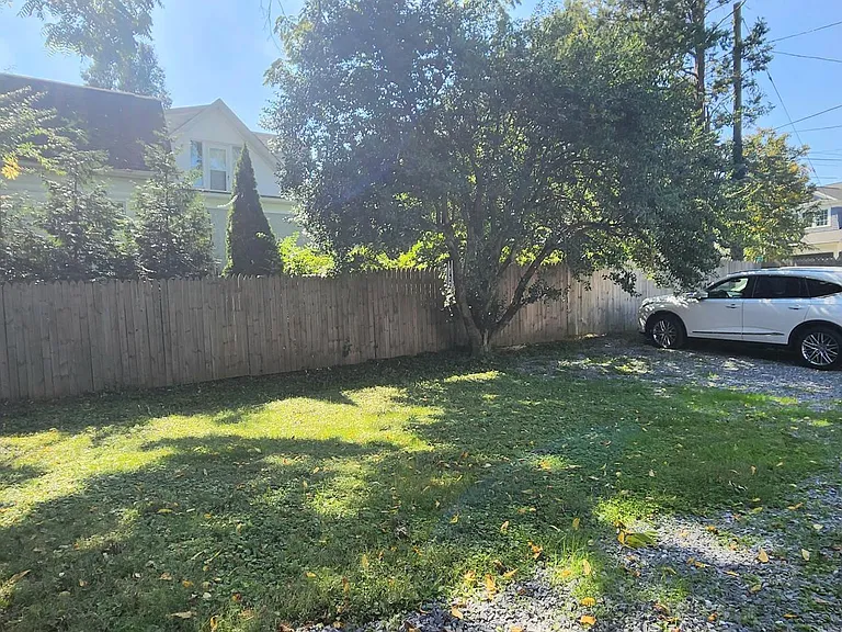 8016 Old Georgetown Rd — Photo 30