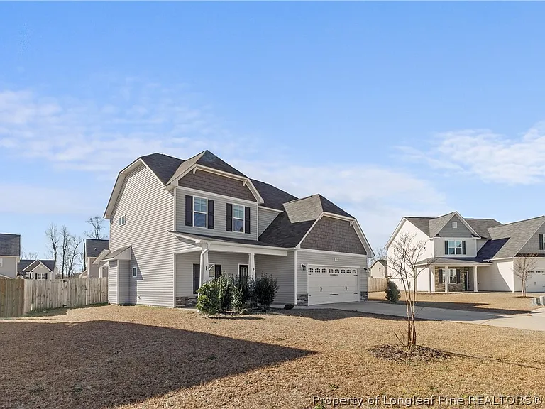 120 Chatfield Dr — Photo 2