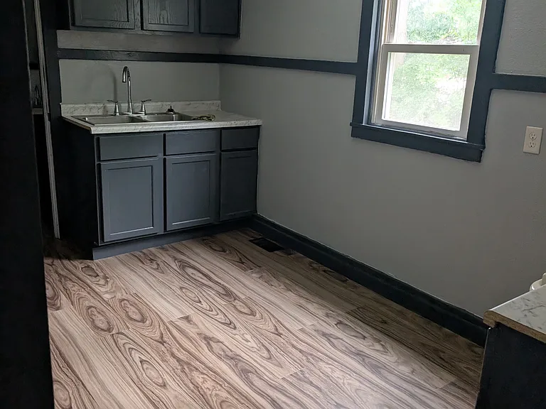 1522 Clifton Ave #2 — Photo 2