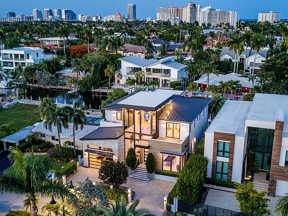 3rd image of 424 Coconut Isle Drive